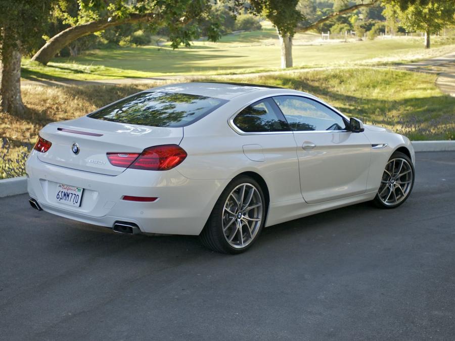  BMW 650i Coupe 2011 года  (US) (фото 3 из 11)